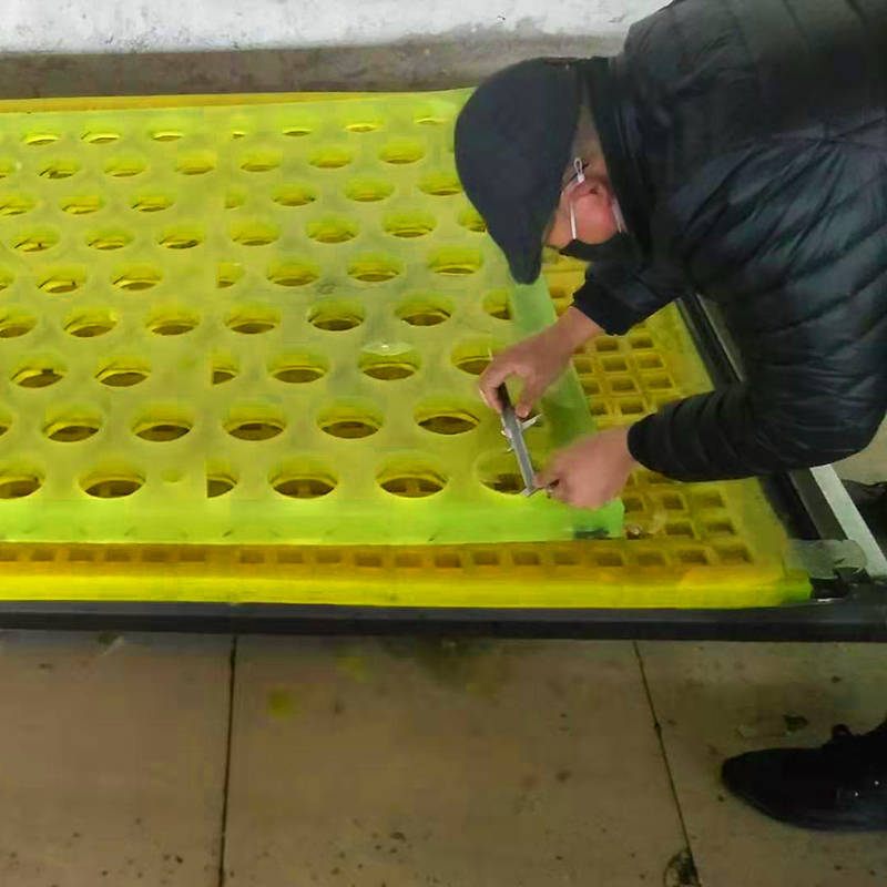 聚氨酯圓孔篩4.jpg