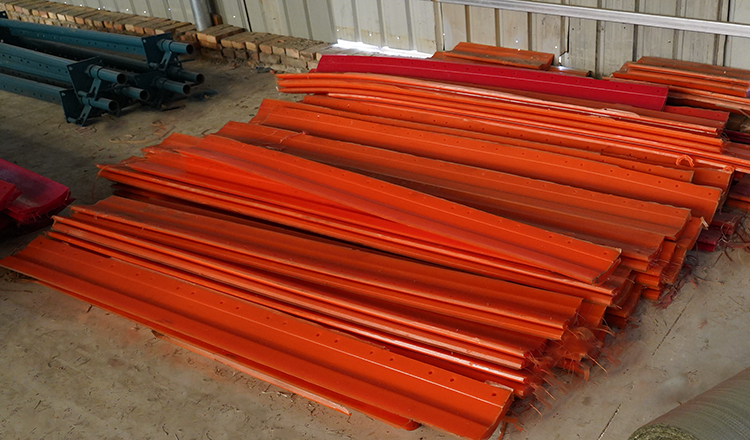 1600刮板 暫(zàn)置區(qū).jpg 1600刮板 暫置區.jpg