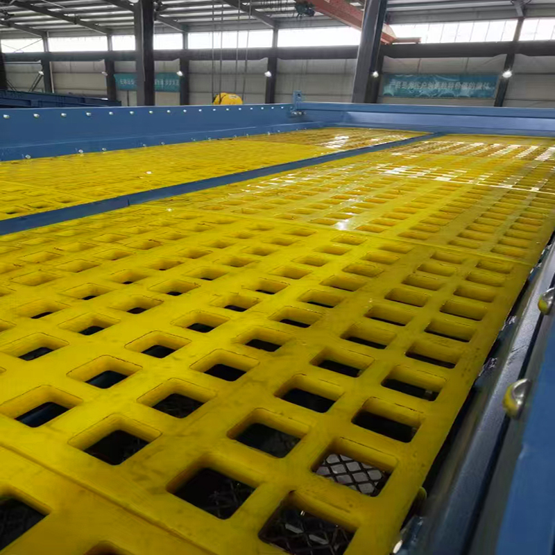 聚氨酯篩板安裝(zhuāng)2.jpg 聚氨酯篩板安裝(zhuāng)2.jpg