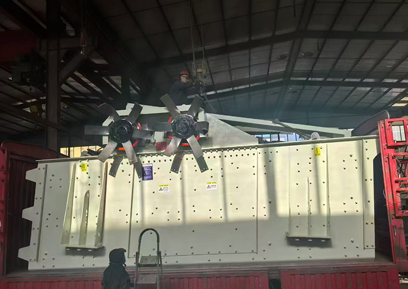 振動篩機5.jpg 振動篩機5.jpg