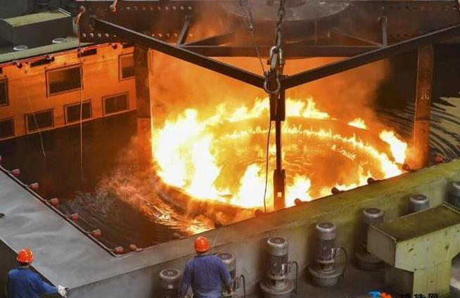 全面（miàn）了解：锰钢焊接热处理筛网，方孔与圆孔的区别与关联（lián）