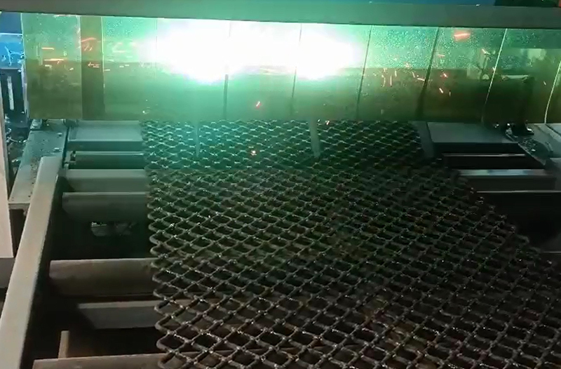 综合比对：锰钢焊接热处理筛网自（zì）动焊接与人工焊接的差异